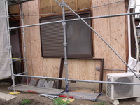 構造用合板で建物の揺れに対する補強をします。